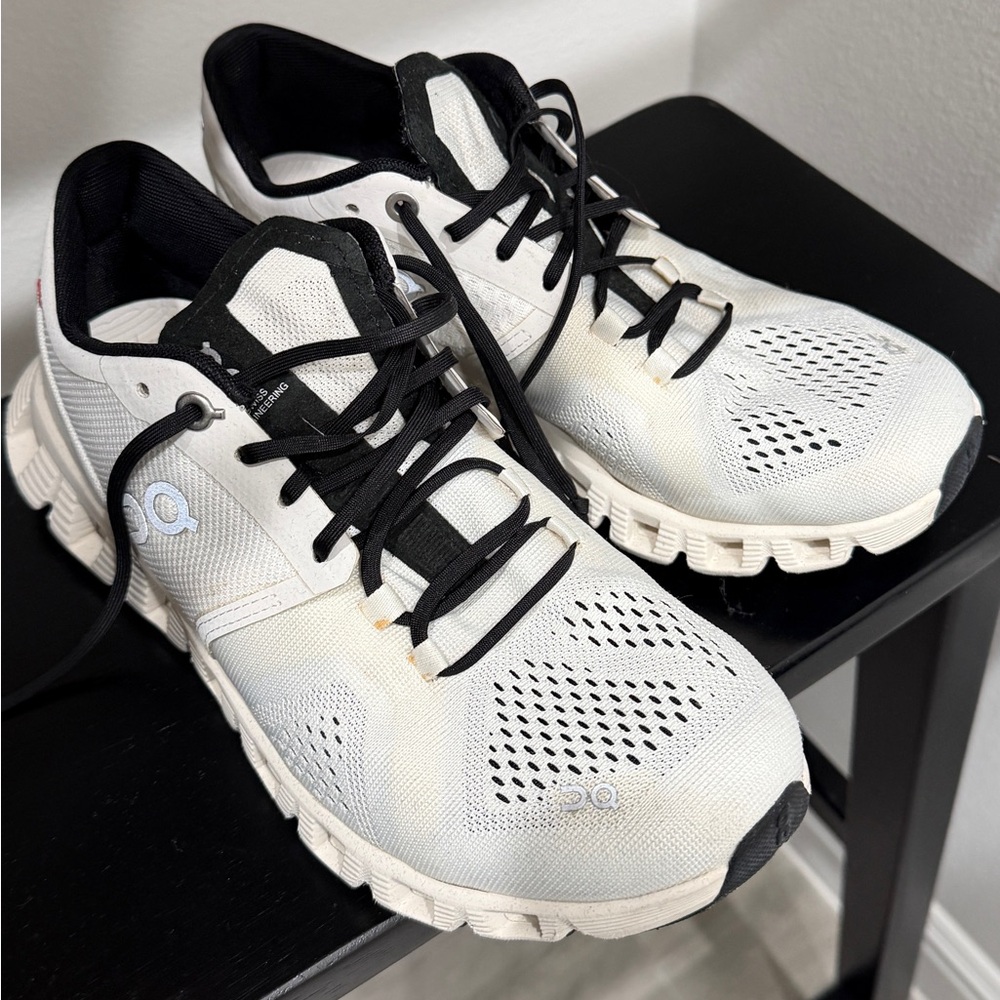 White and Black Women On Cloud X Shoes Size 7.5